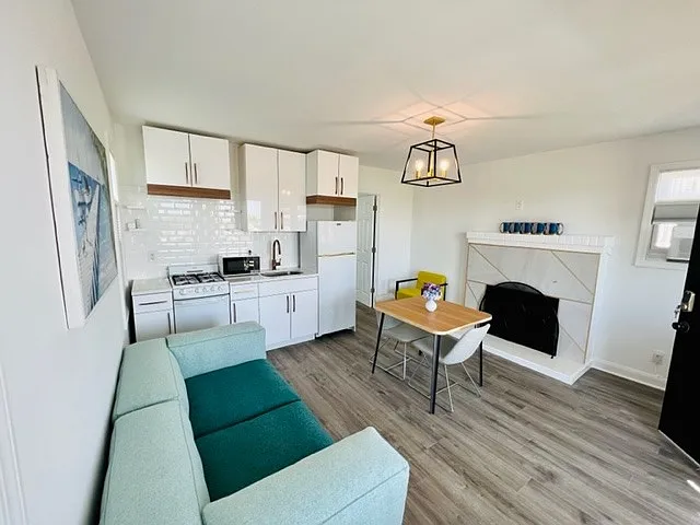 1 bed, 600 sqft, $3,075 — Photo 3