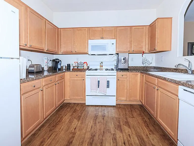 Suncrest Townhomes — Photo 25