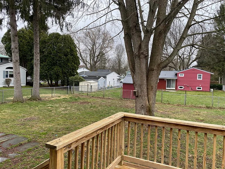 112 Meadow River Dr — Photo 23