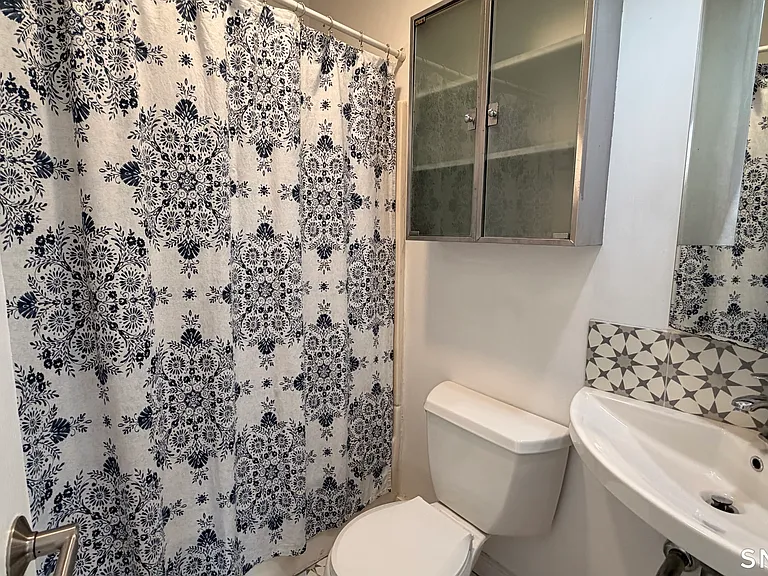 19 Hale St #1 — Photo 10