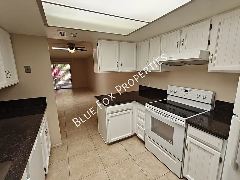 8305 N Midnight Way — Photo 3