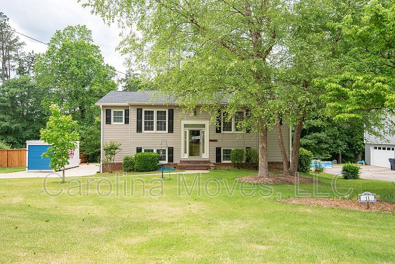 1st image of 11 Timberlake Dr