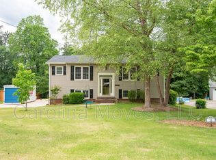 11 Timberlake Dr, Greenville, SC 29615