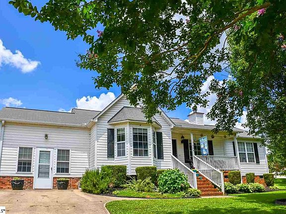 4th image of 504 Lake Lennox Dr