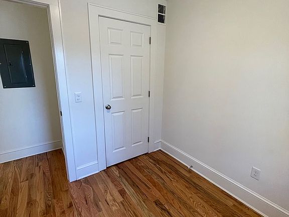 5th image of 136 S Clark St Floor 2
