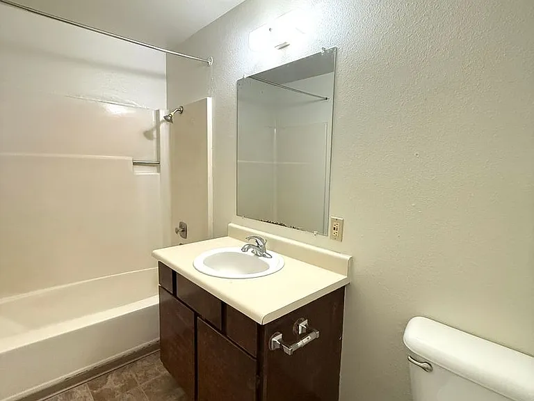 330 Independence Cir — Photo 10
