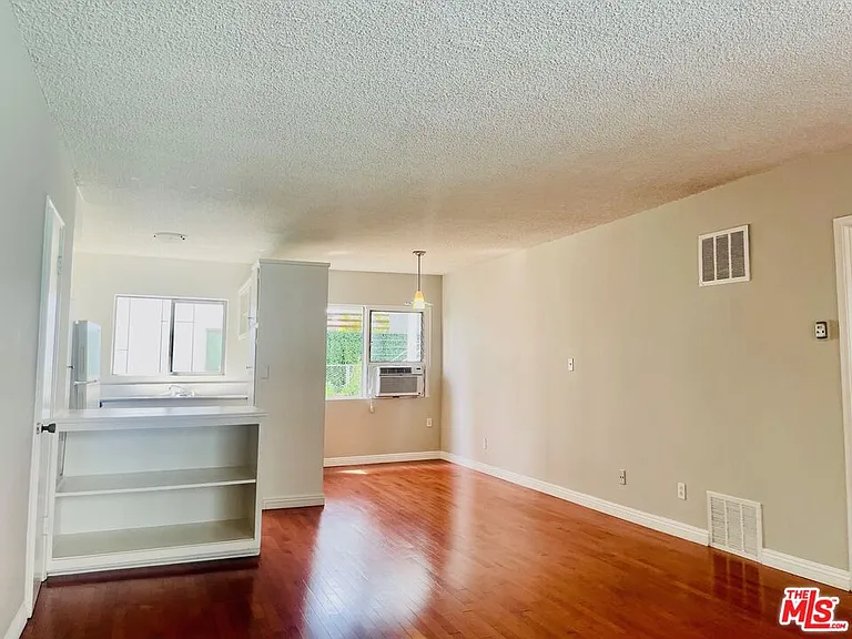 941 N San Vicente Blvd #2 — Photo 4