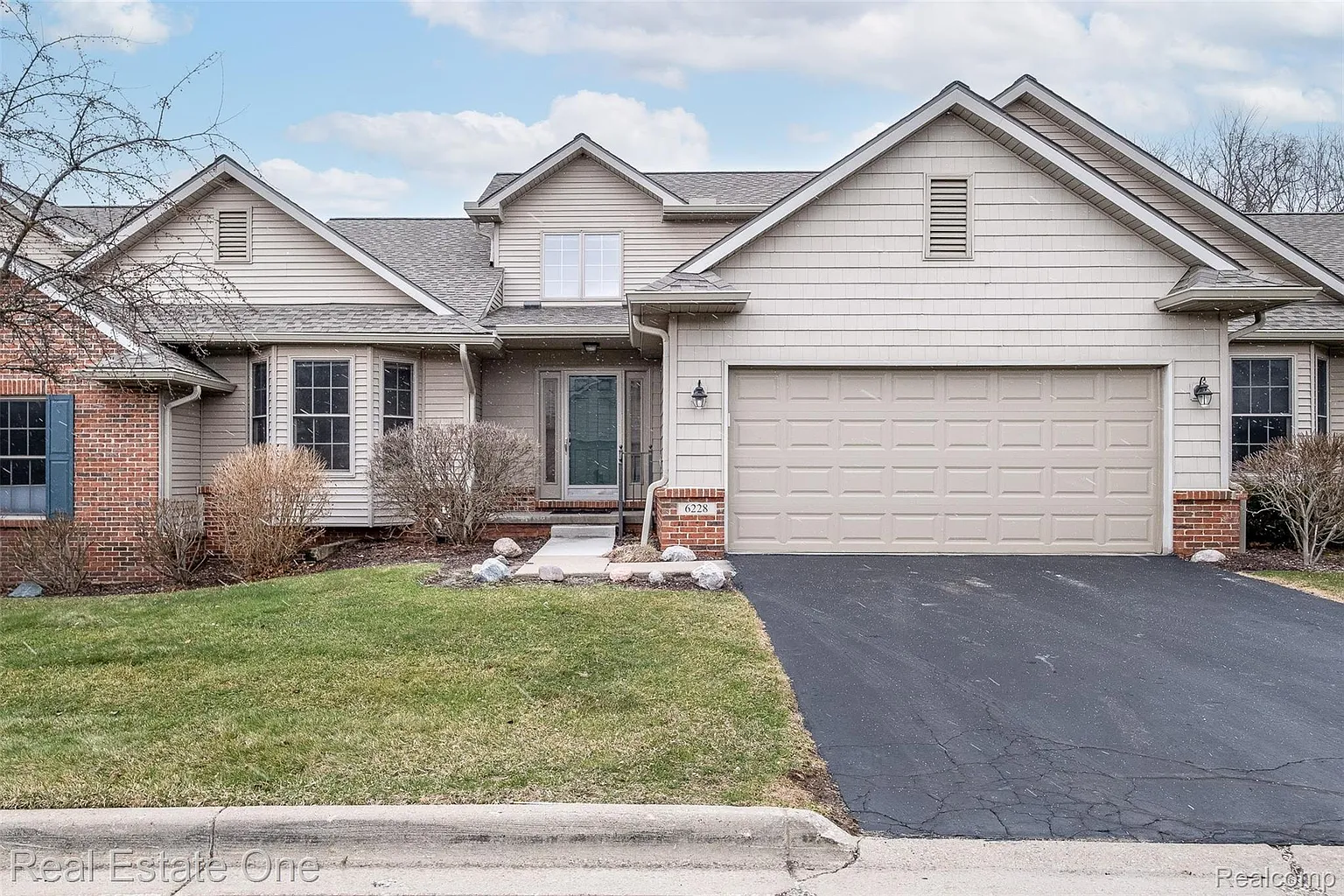 6228 Northridge Hills Dr photo 1