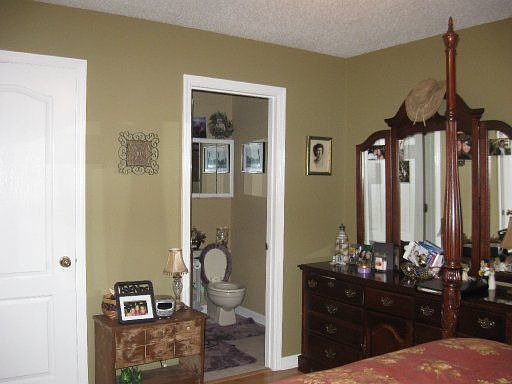 4th image of 8109 Wiebelo Dr