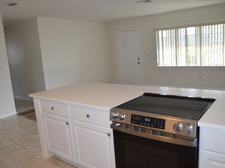 1881 SE Airoso Blvd — Photo 13