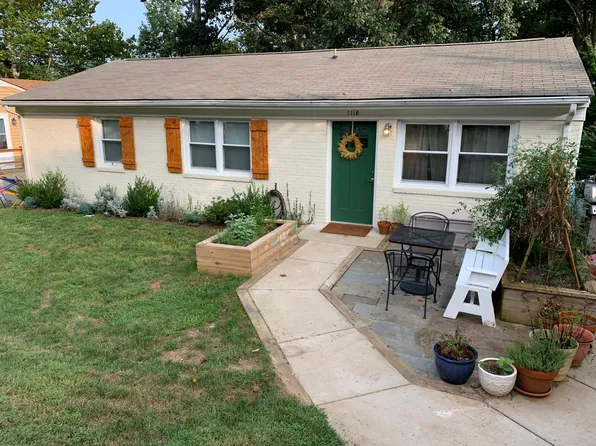 1110 River Ct #A, Charlottesville, VA 22901