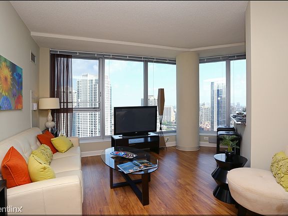 300-apartments-for-rent-downtown-chicago-near-metra-ST (1)
