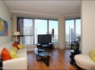 346 N Canal St, Chicago, IL 60606