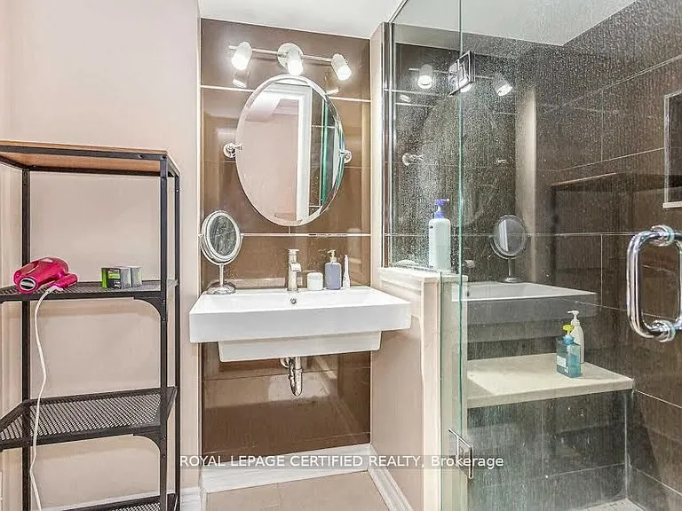 1466 Seagram Ave — Photo 22