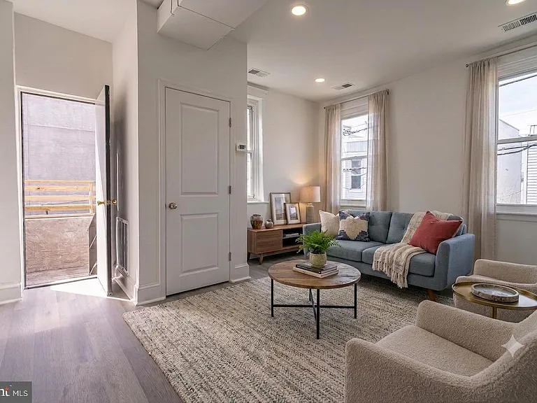 2410 Wharton St #2 — Photo 2