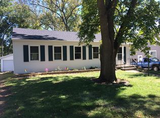 128 Cherokee Dr, Dubuque, IA