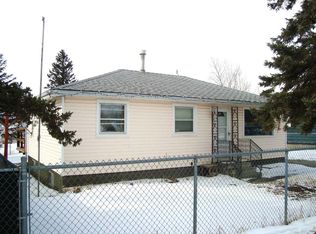 107 E 2nd Ave N, Sundre, AB T0M1X0