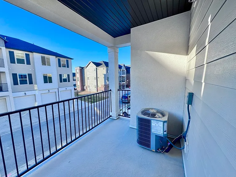 4655 S Alder Dr #1-H201 — Photo 8