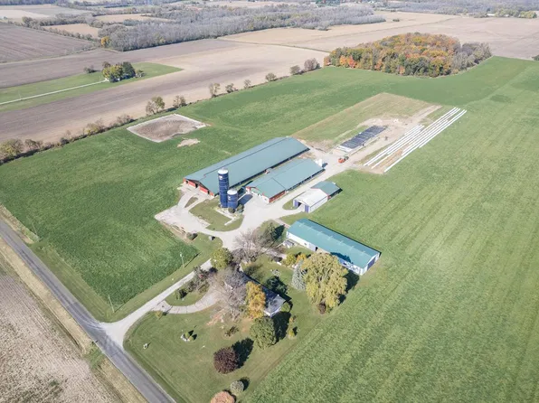 W8496 Long ROAD, Watertown, WI 53098