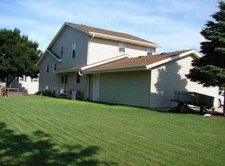 130 E Jennifer Ln, Oak Creek, WI 53154