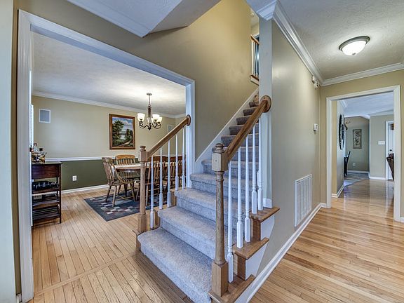 4th image of 836 Garrison Ridge Blvd