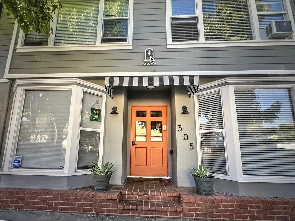 305 Coronado