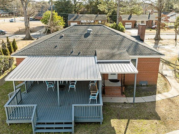 3rd image of 303 S Jefferson Avenue