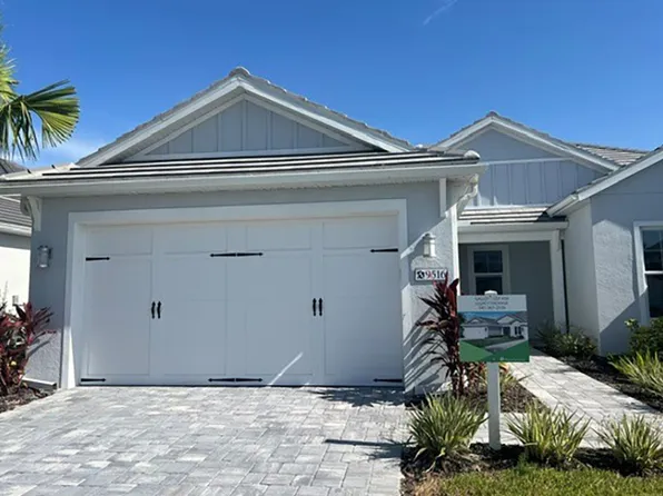 9516 Lunar Dove Dr, Sarasota, FL 34240