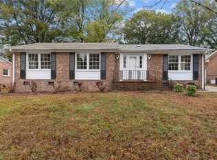 2407 Four Seasons Blvd, Greensboro, NC 27407