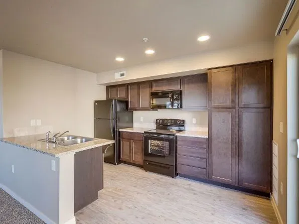 100 S Locust Grove Rd #H, Meridian, ID 83642