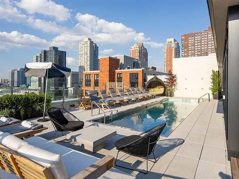 160 1st St #301 — Photo 9