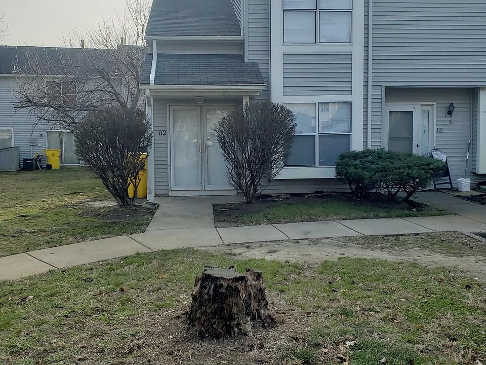 1st image of 112 Woodlake Manor Dr #1000