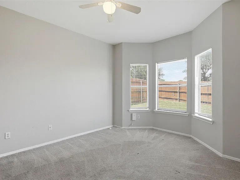 2405 W Slaughter Ln — Photo 13