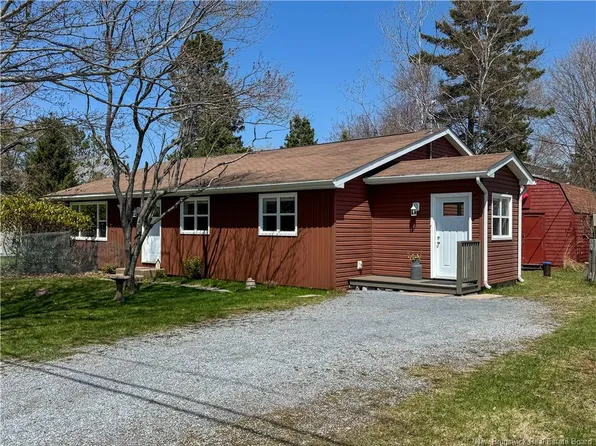 45 Saunders Dr, Quispamsis, NB E2E 1J4