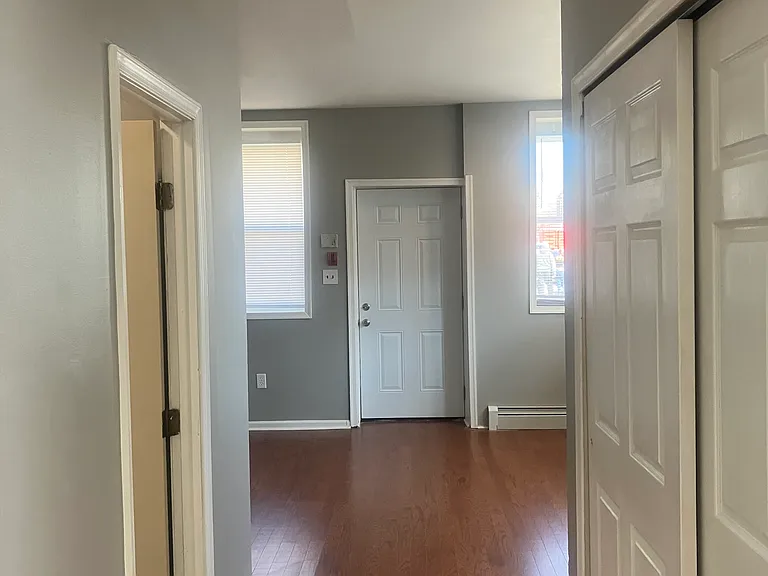 5245 Glenloch St #1 — Photo 2