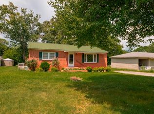 1315 Raydine Ln, Rossville, GA 30741