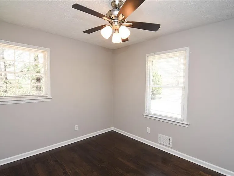 86 Regency Way SE — Photo 41