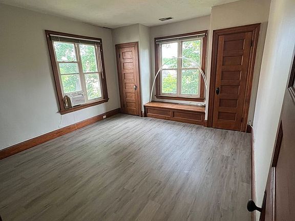 4th image of 512 Wallace Ave #512/18
