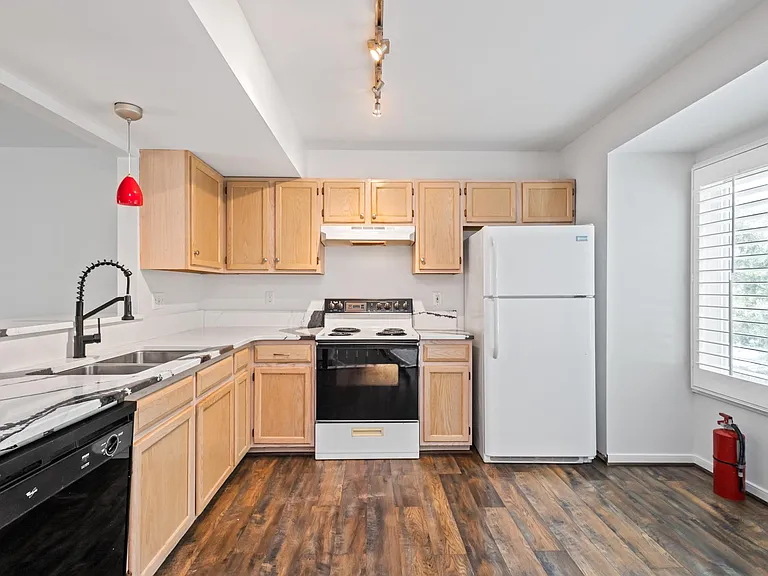 12021 Shore View Dr — Photo 35