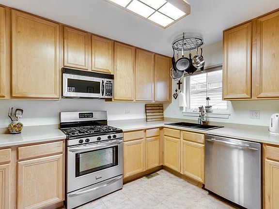 2nd image of 4634 S Greenwood Ave Unit 4