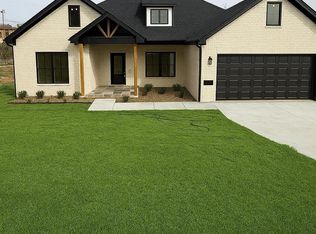 8 Cobble Hill Rd, Little Rock, AR 72211