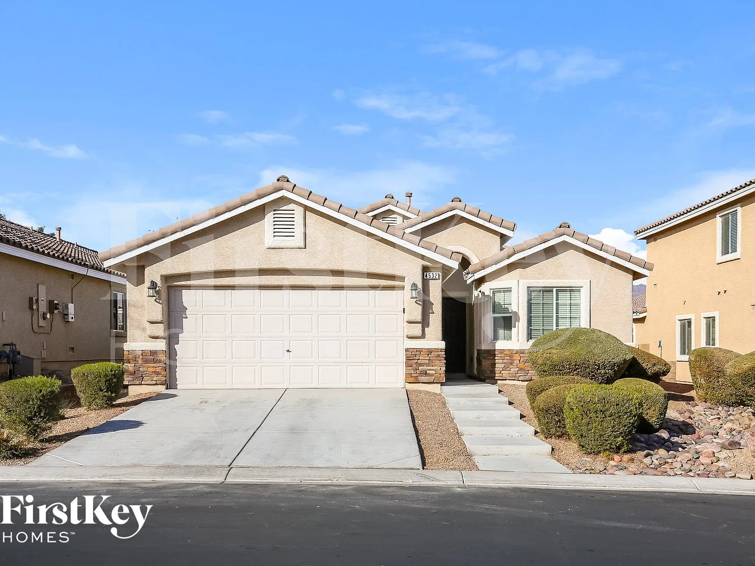 4 bed, 2.0 bath, 1756 sqft, $2,260 — Photo 2