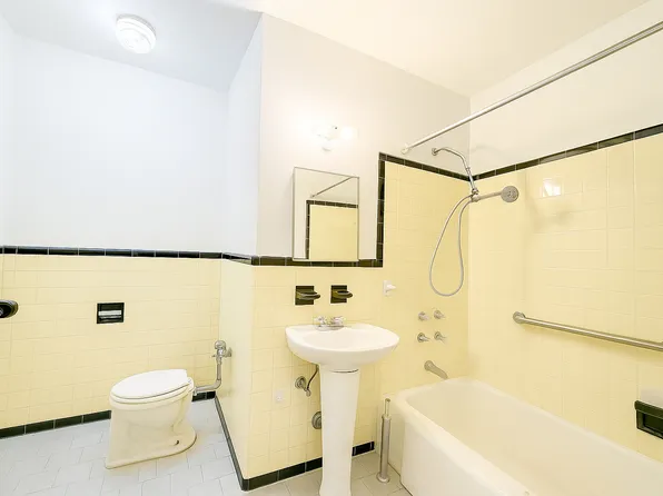 915 East 17th Street image 15 of 15