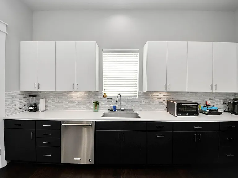2116 Naomi St #C — Photo 14