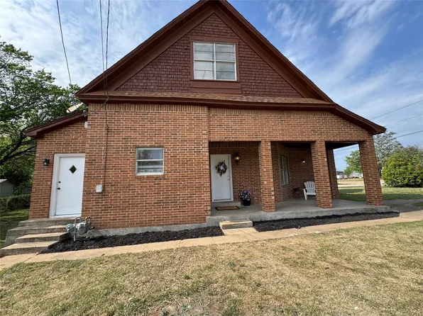 115 S Adams St, Mc Gregor, TX 76657