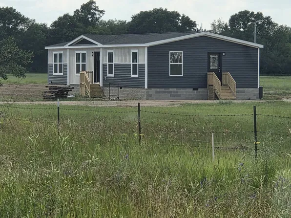 19068 W Yankee Rd, Morley, MI 49336