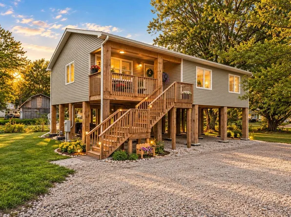 44 W Vick Tree Ln, Valparaiso, IN 46385