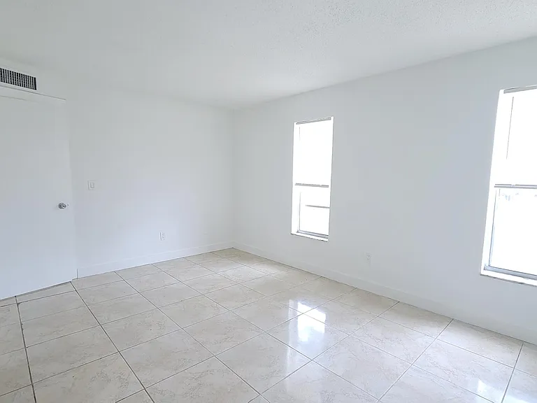 2800 NW 56th Ave #G107 — Photo 10