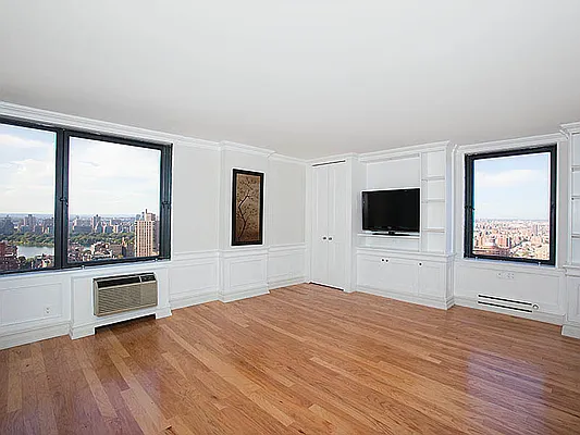 Sold by Sotheby's International Realty | media 4