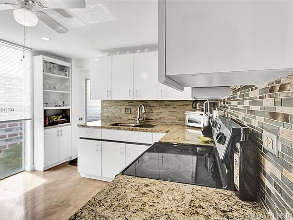 5th image of 3703 NE 166th St APT 610